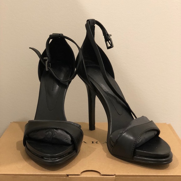Zara black ankle strap heels - Picture 2 of 3